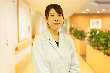 国際医療福祉大学塩谷病院 地域医療連携室 勤務として働く阿美　綾夏さん